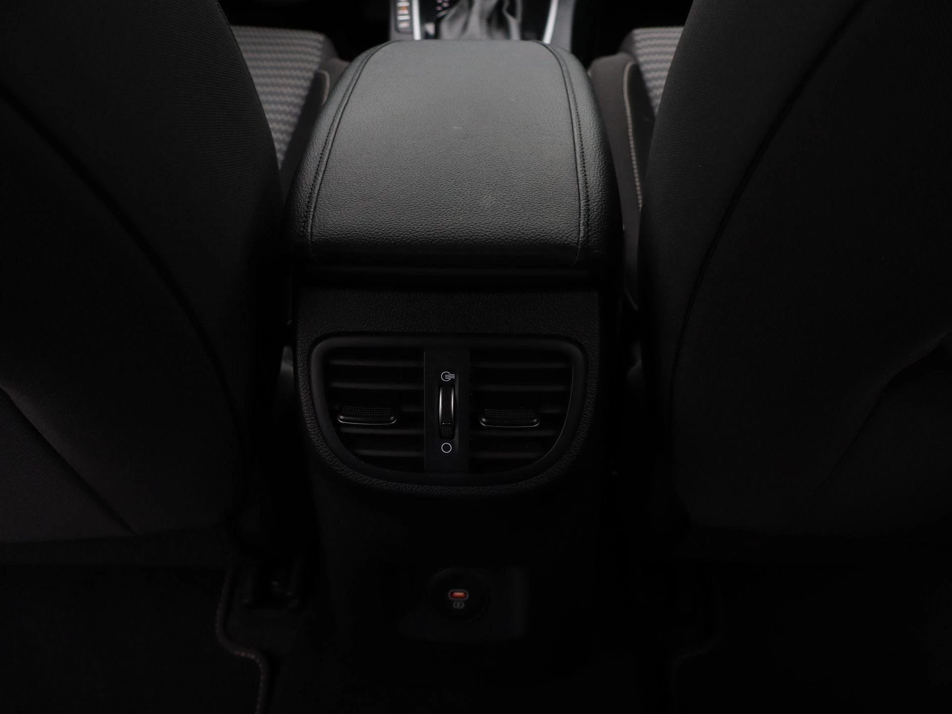 Kia-Ceed Sportswagon-image-32