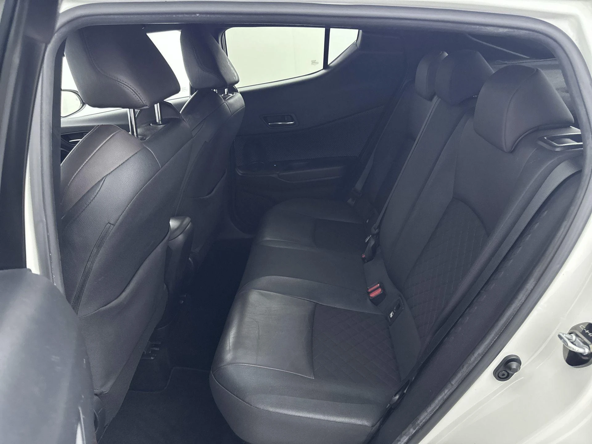 Toyota-C-HR-image-24