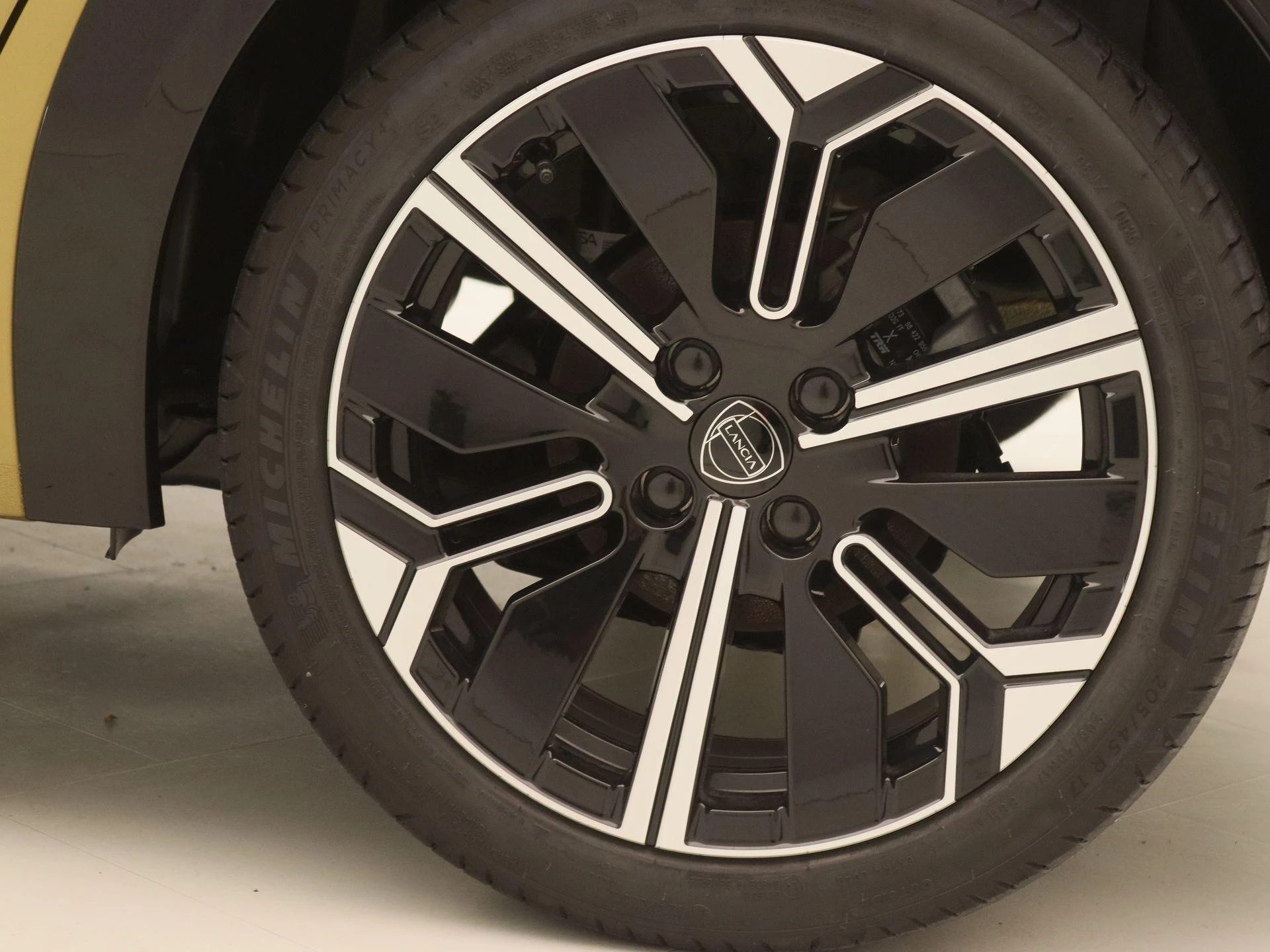 Lancia-Ypsilon-image-15