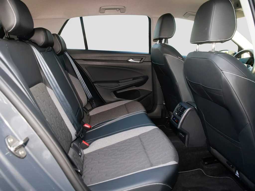 Volkswagen Golf VIII 1.5 eTSI DSG Goal AHK/Navi/RFK