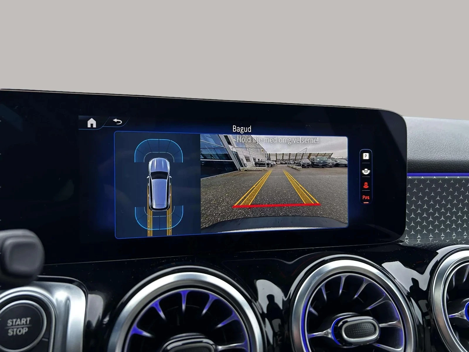 Mercedes-Benz-EQB-image-20