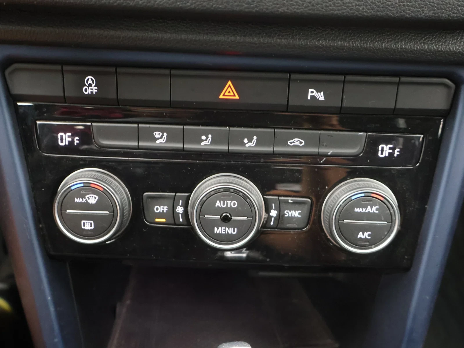 Volkswagen T-Roc T-Roc UNITED 1.5 150PK *AUTOMAAT*CAMERA*PDC*ACC*LED*APP-CONNECT*...*
