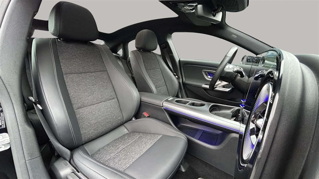 Mercedes-Benz-CLA-image-20
