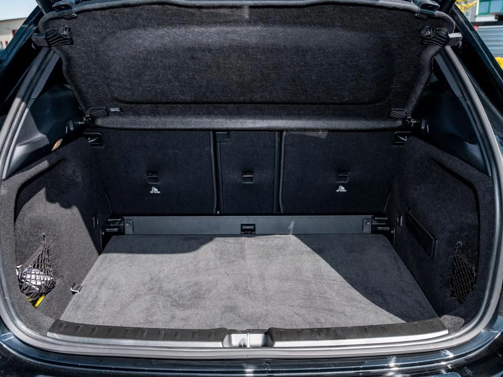 Mercedes-Benz-GLA 200 d-image-15