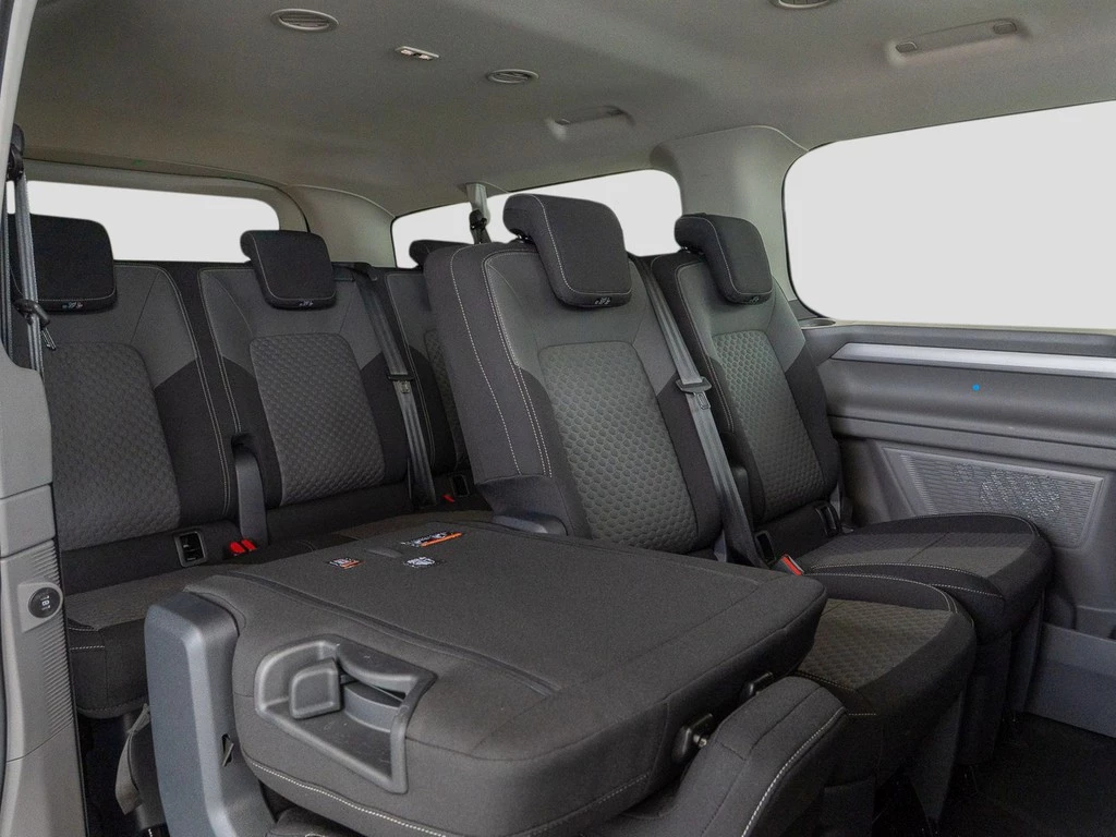 Volkswagen-Transporter-image-9