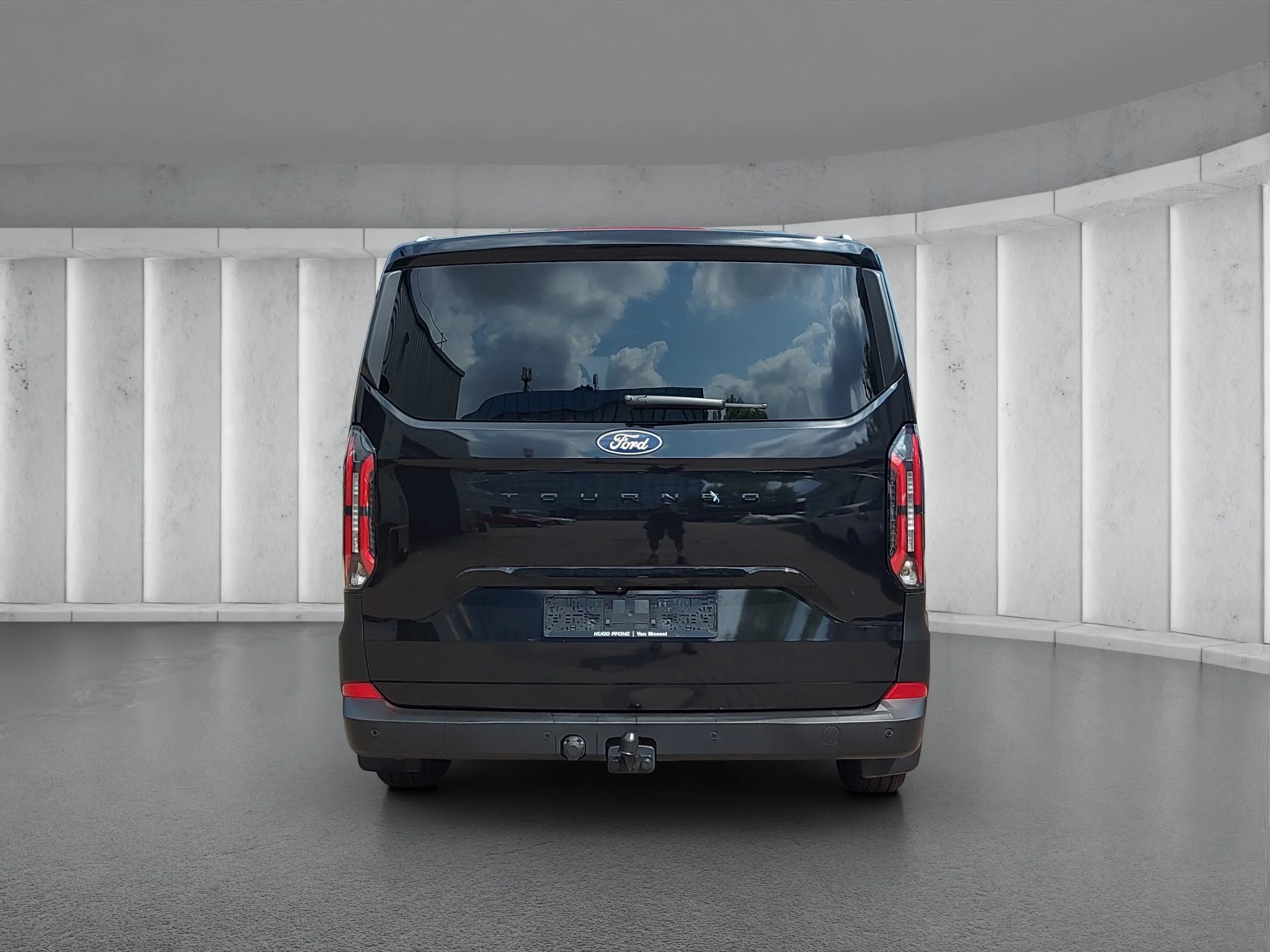 Ford-Tourneo Custom-image-3