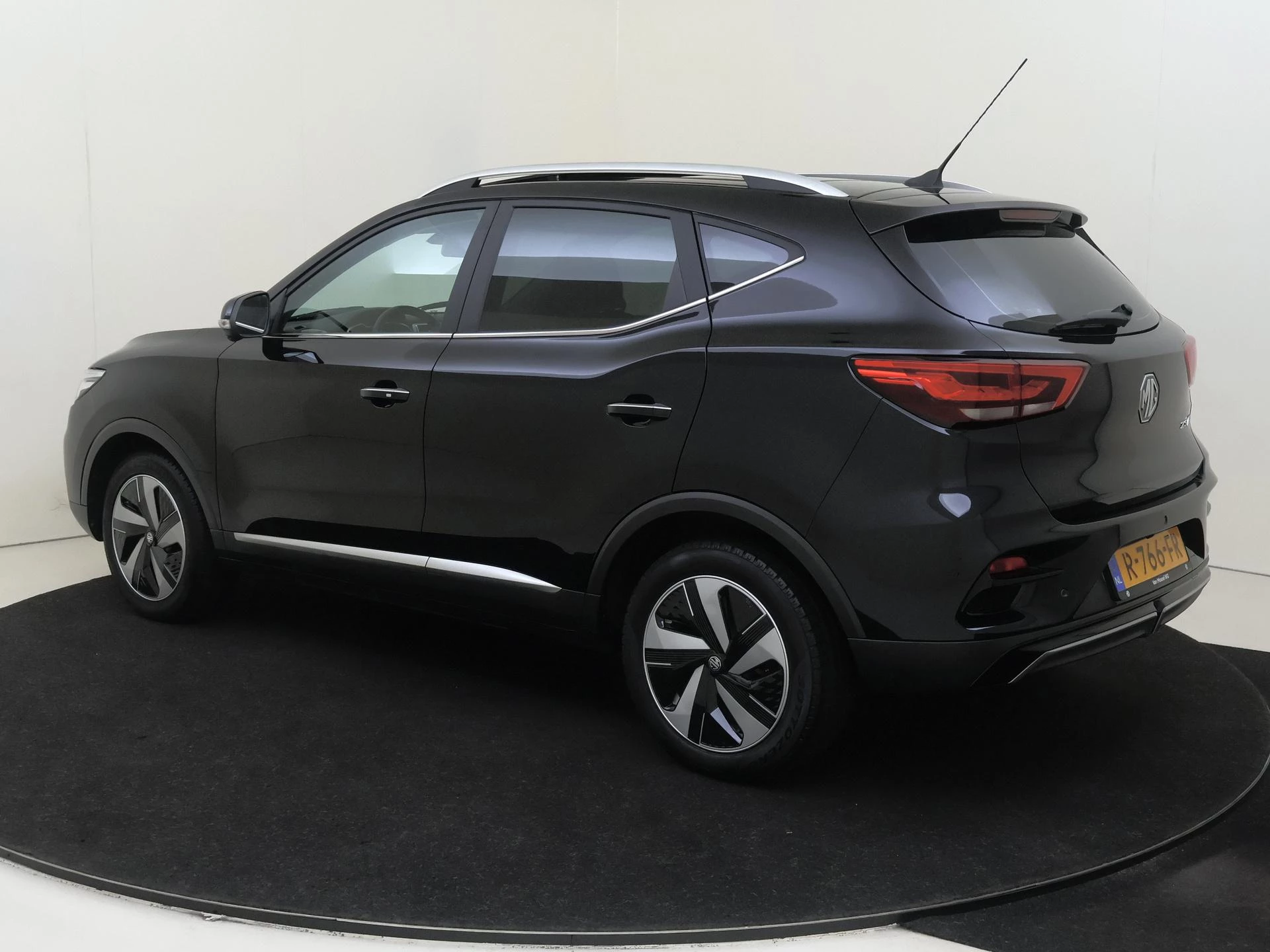 MG ZS EV EV Standard Range Luxury 50 kWh