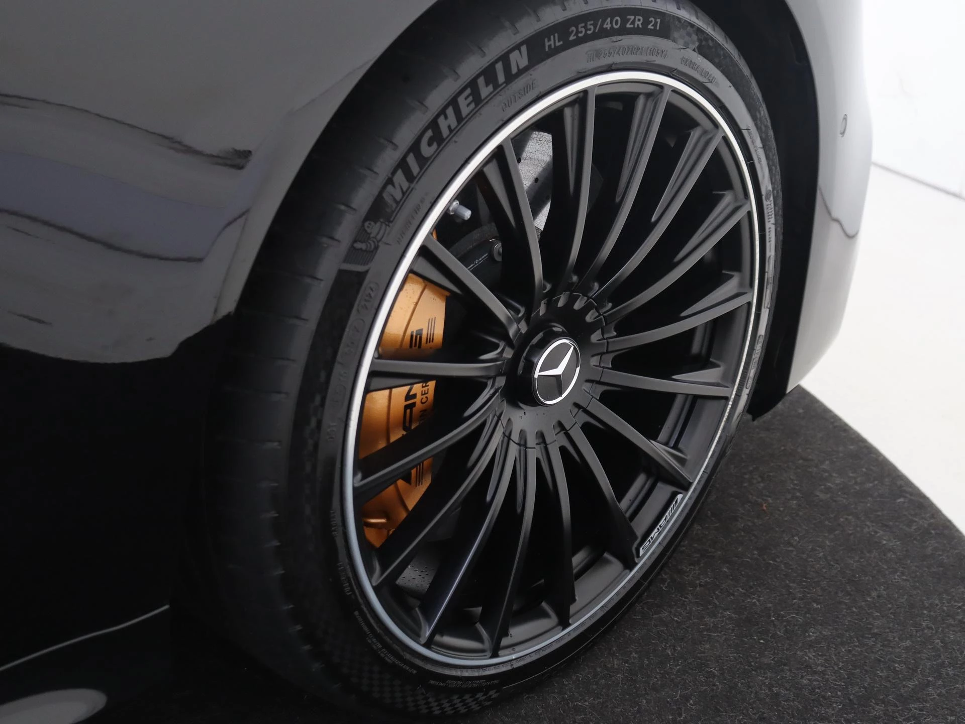 Mercedes-Benz-S-Klasse-image-12