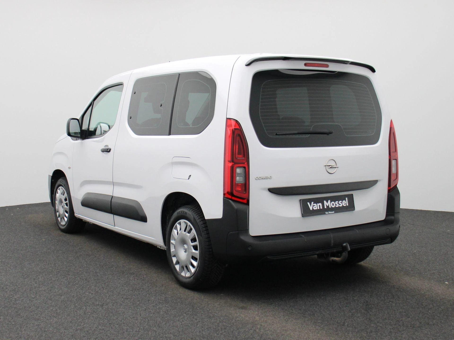Opel-Combo Life-image-1