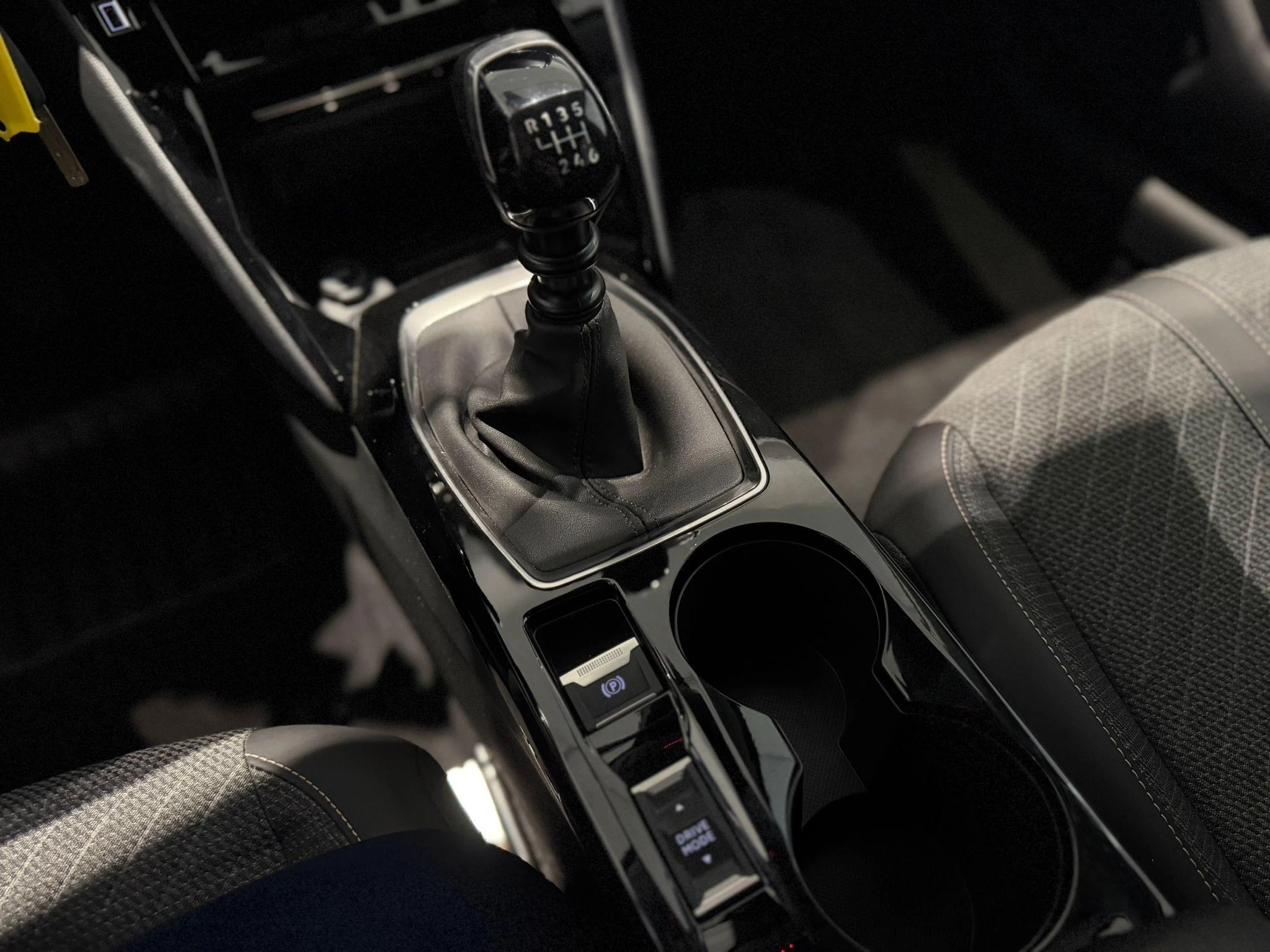 Peugeot-208-image-22