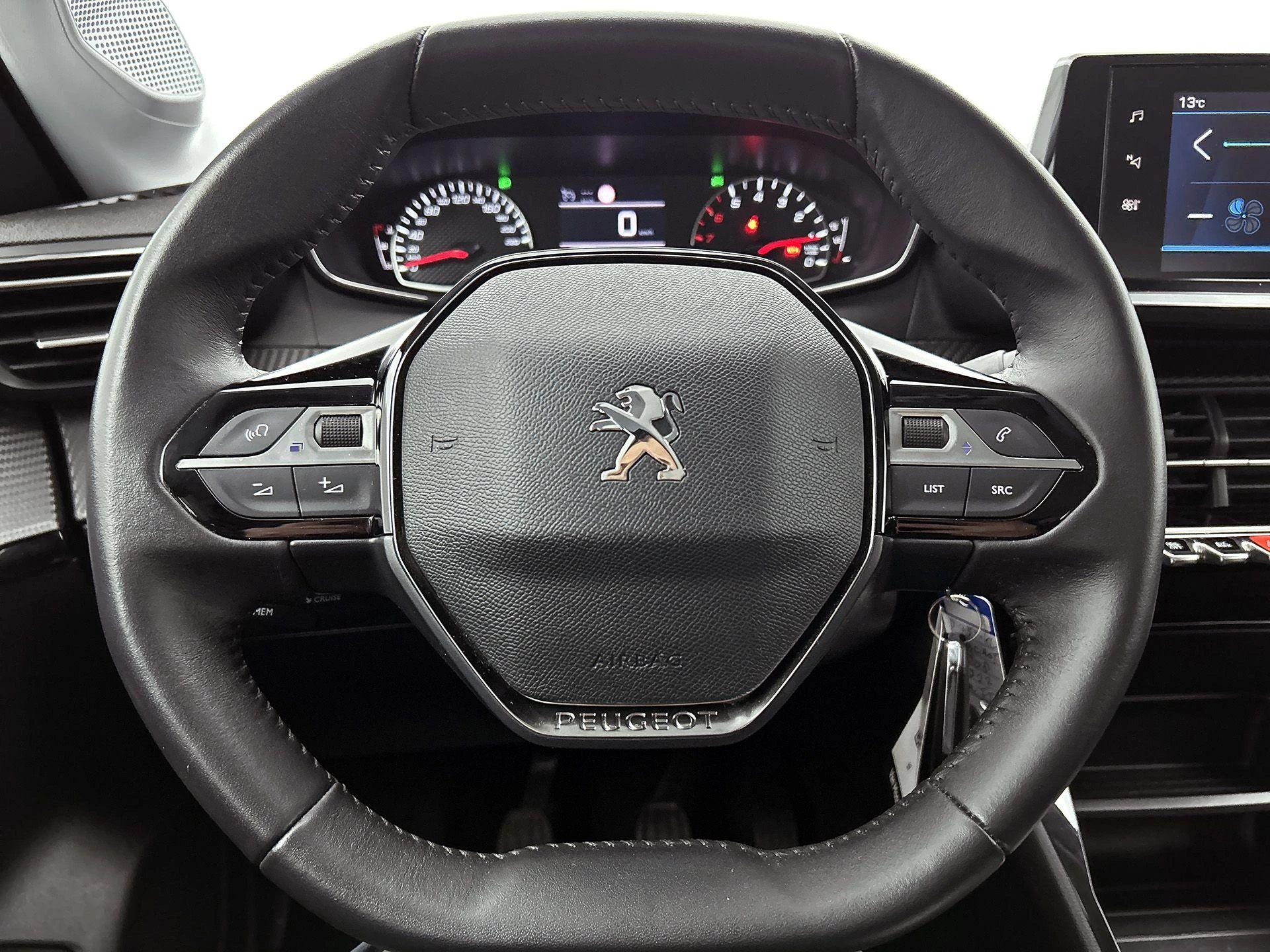 Peugeot-208-image-27