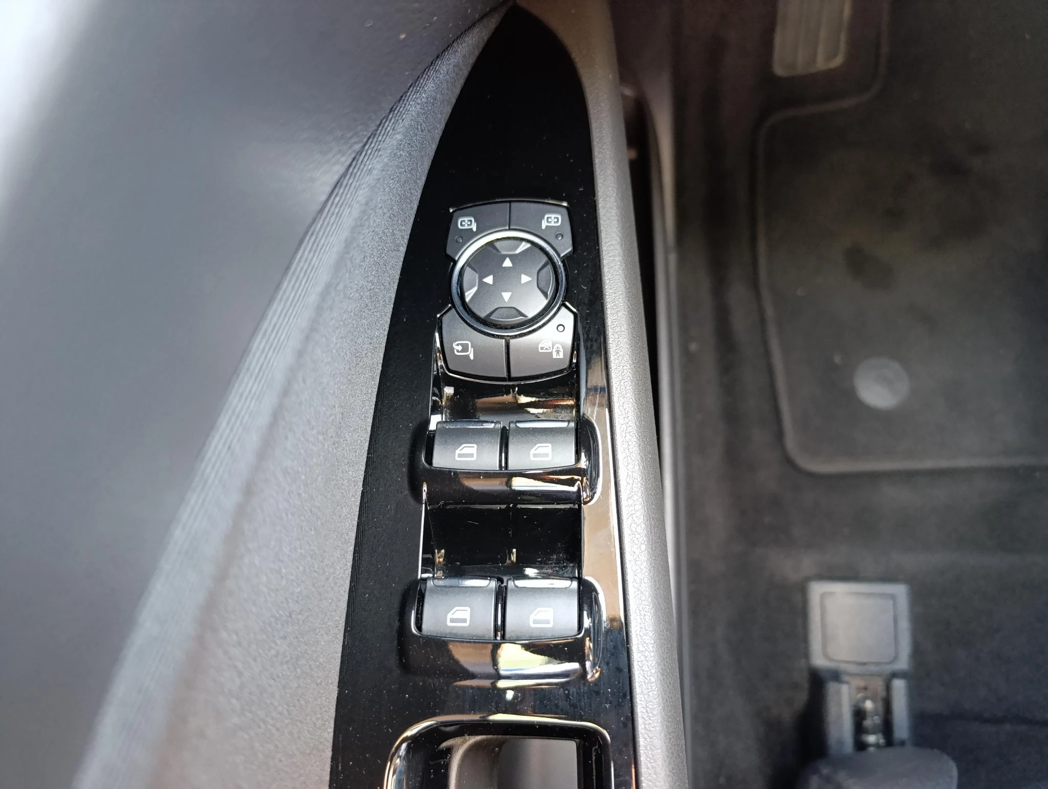 Ford-Mondeo-image-21
