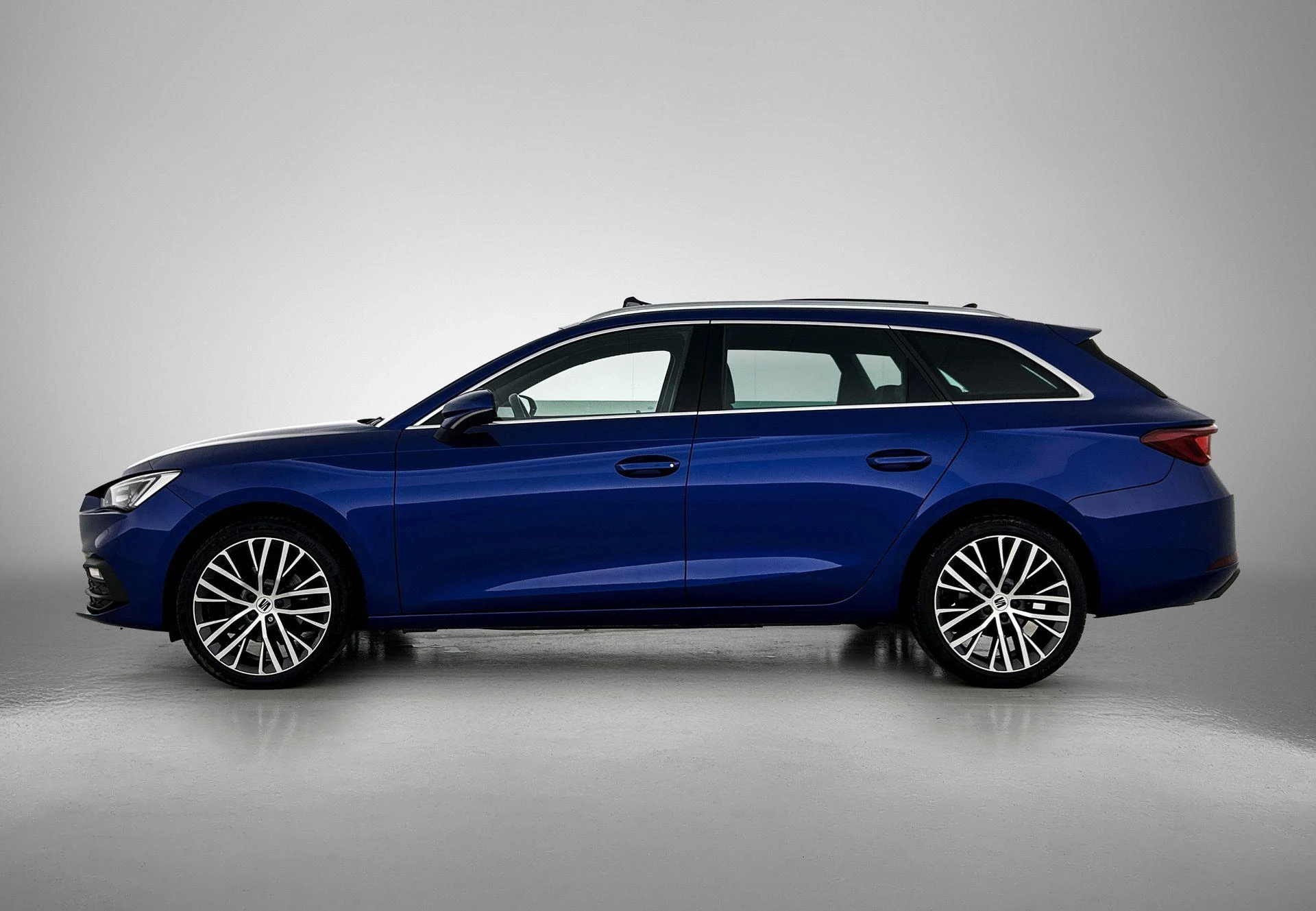 SEAT-Leon-image-1