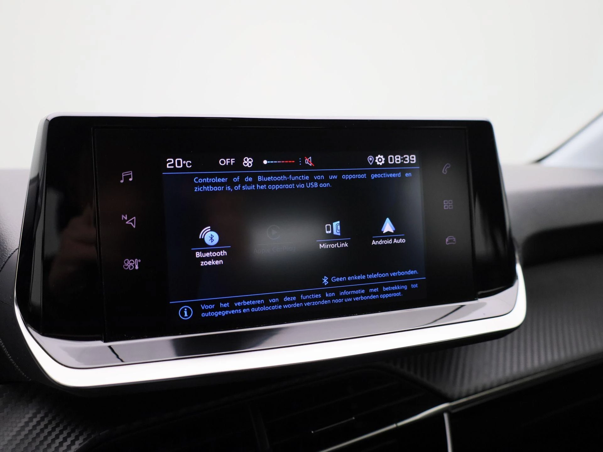 Peugeot-208-image-17