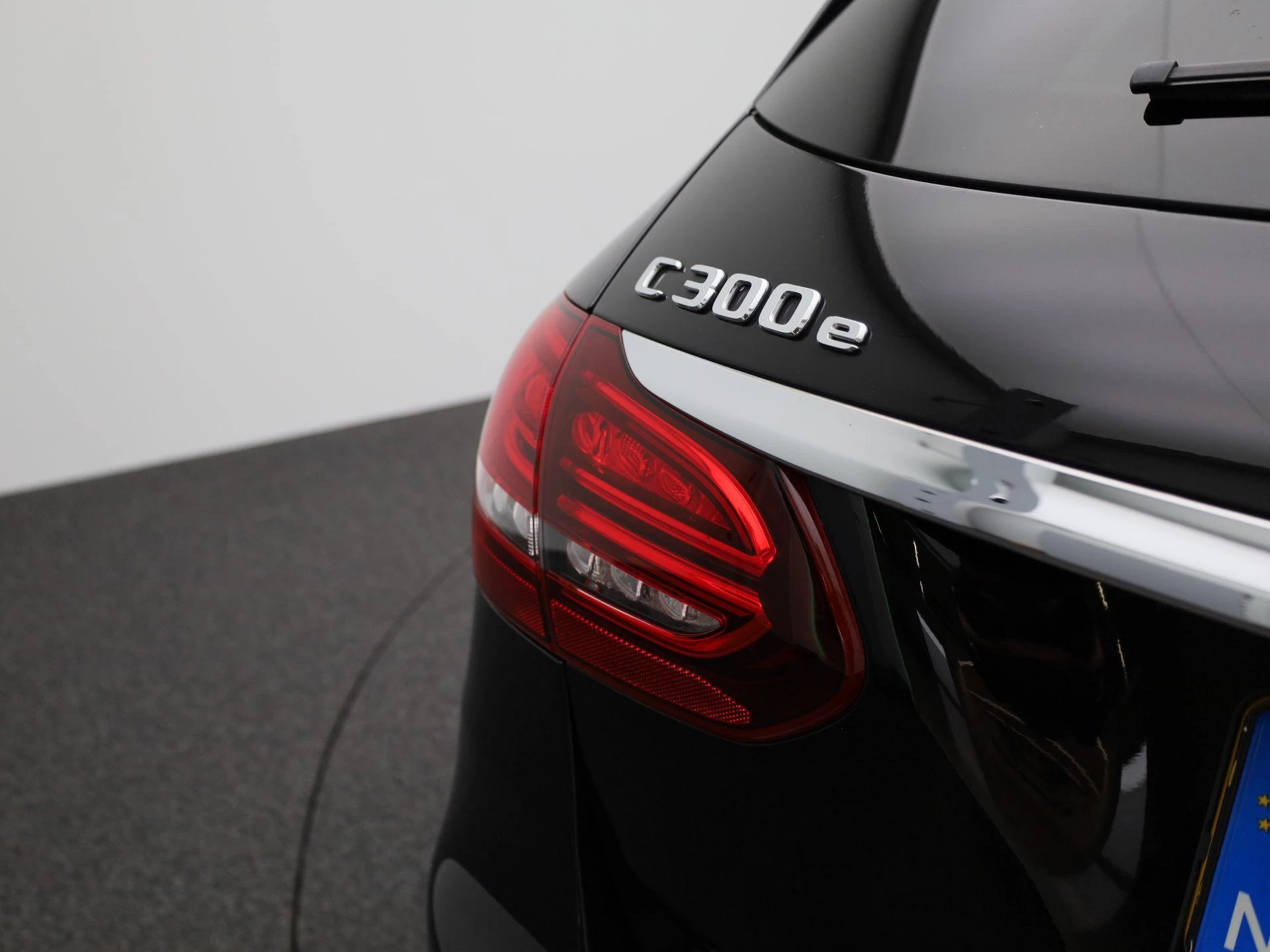 Mercedes-Benz-C-Klasse-image-45