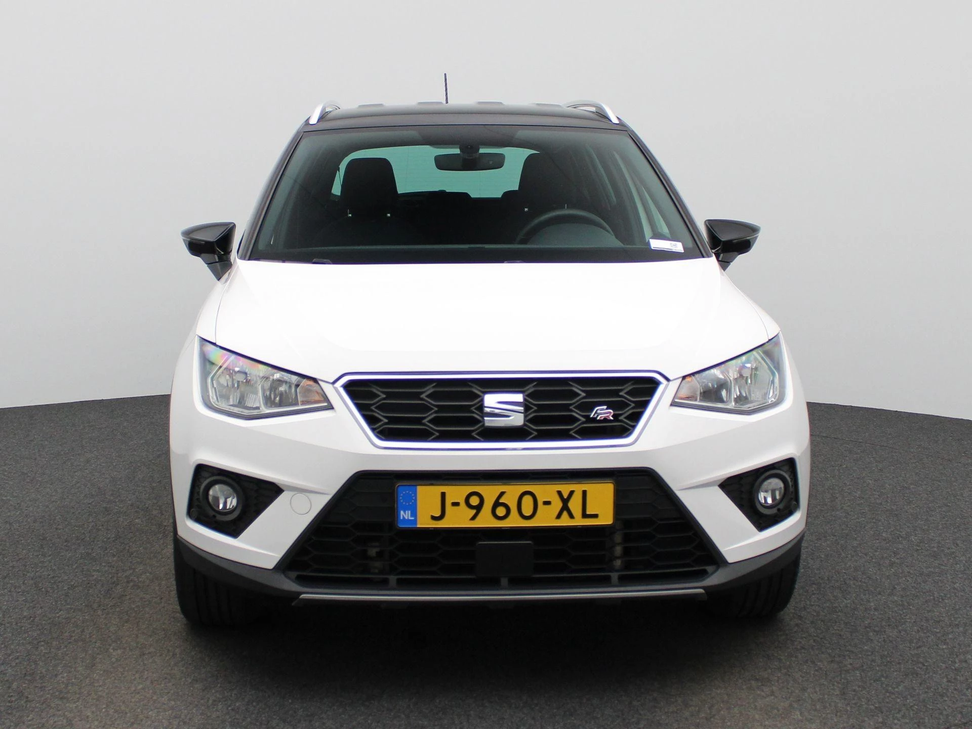 SEAT-Arona-image-2