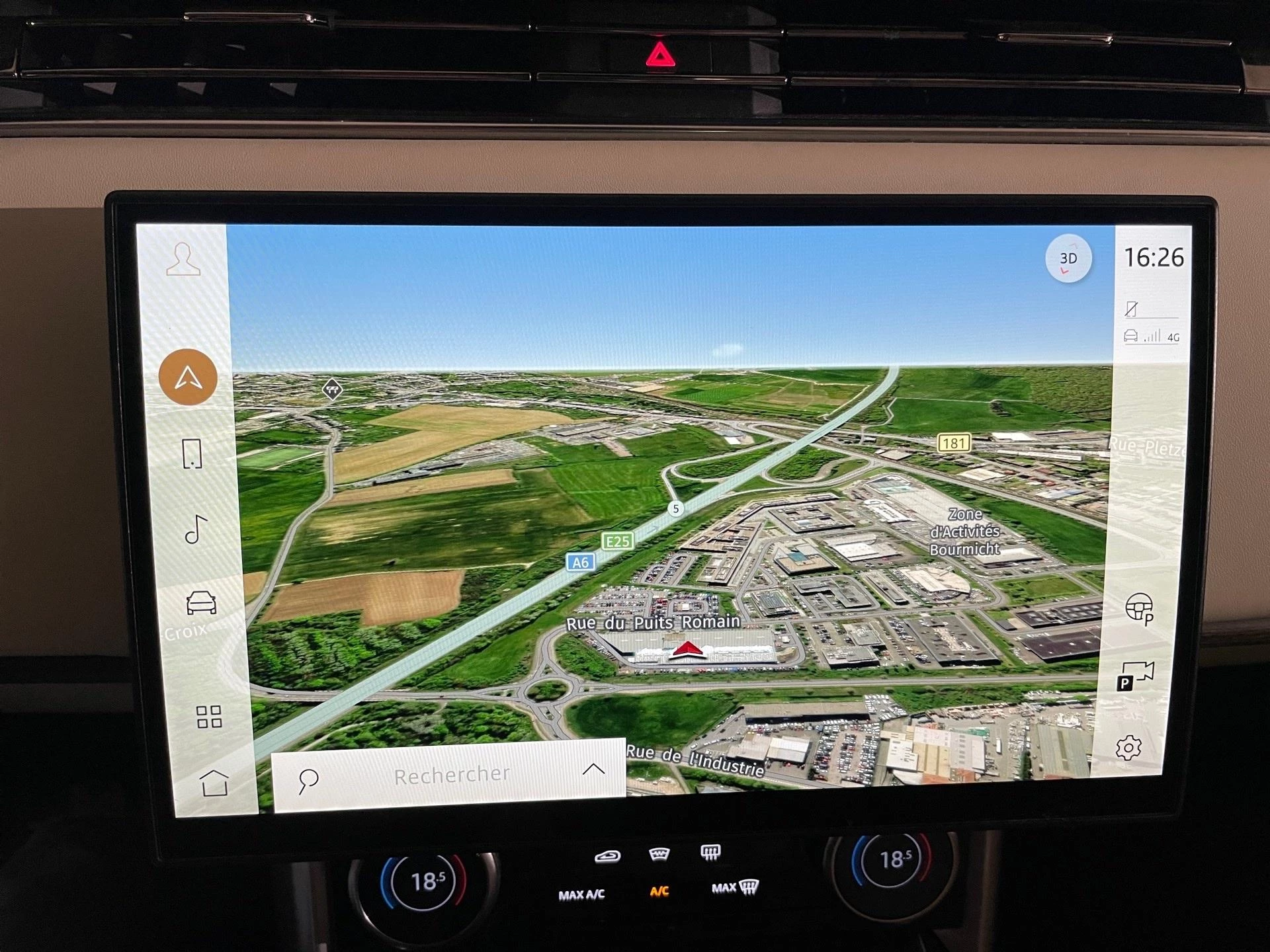 Land Rover-Range Rover-image-3