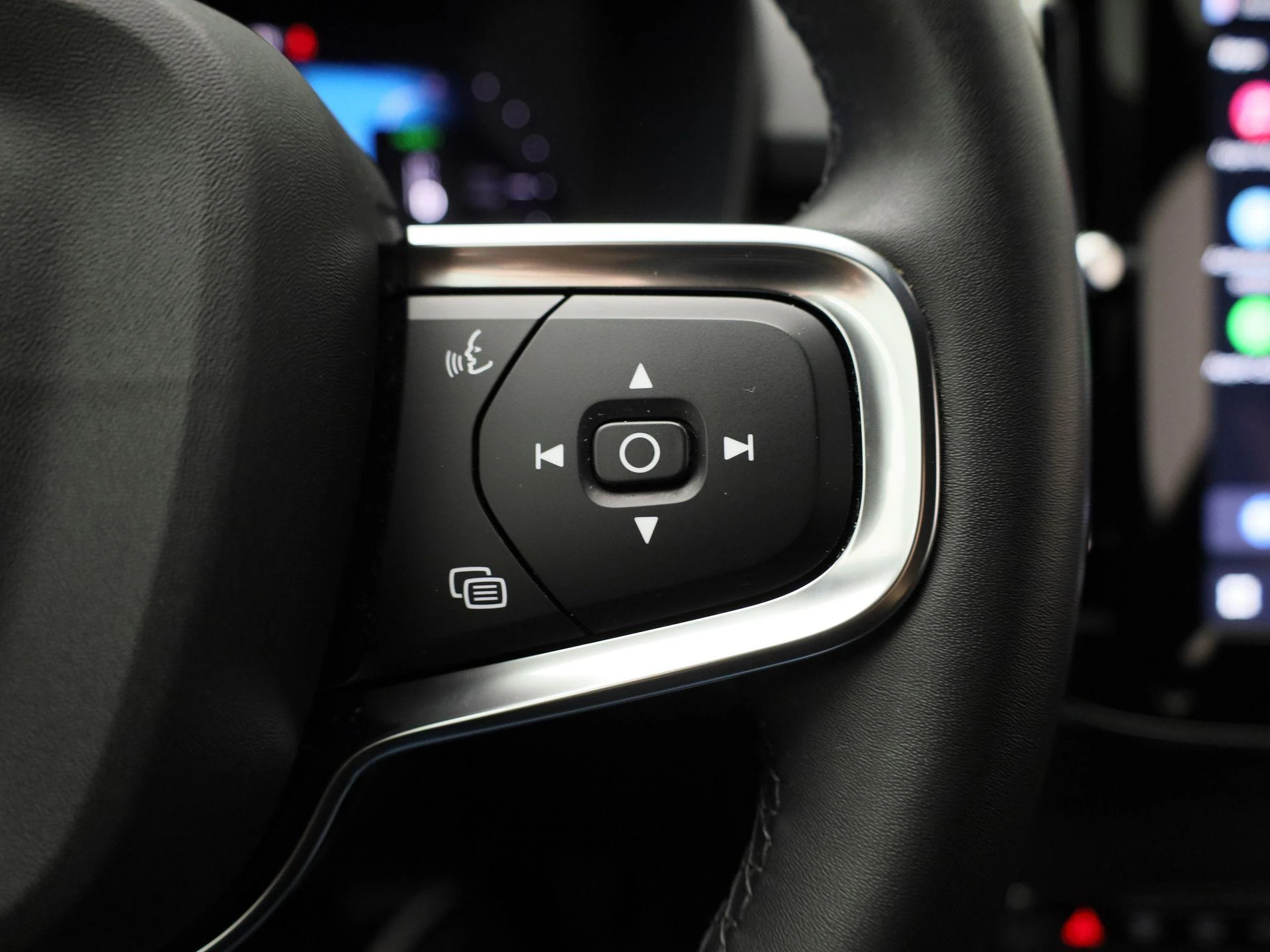 Volvo-XC40-image-16