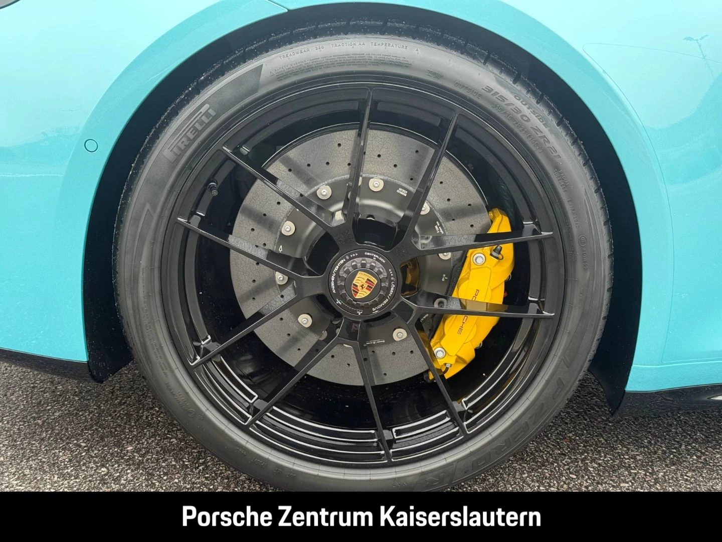 Porsche 911 992 Carrera 4 GTS Cabriolet Liftsystem-VA carrera