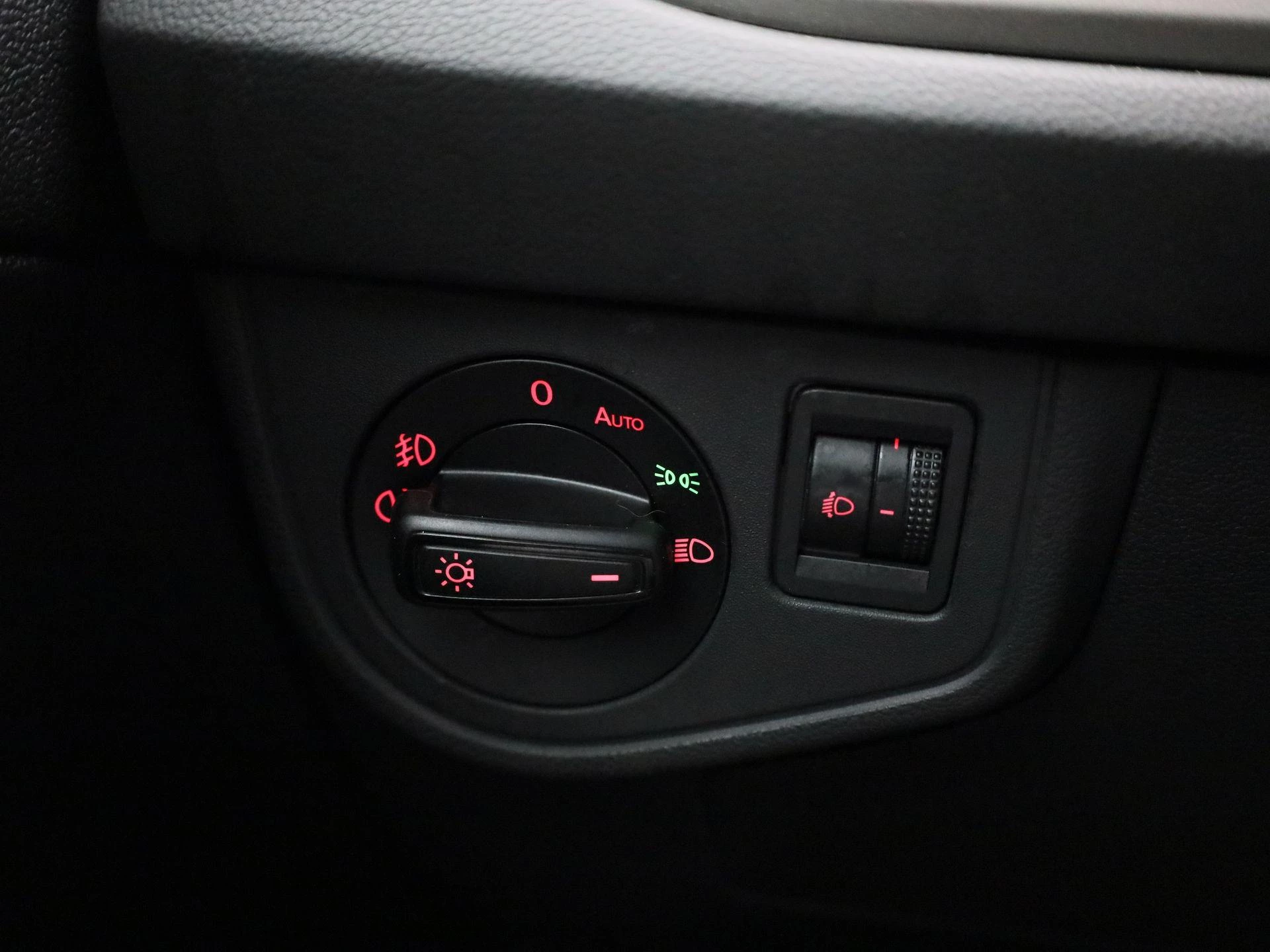 Volkswagen-Polo-image-19