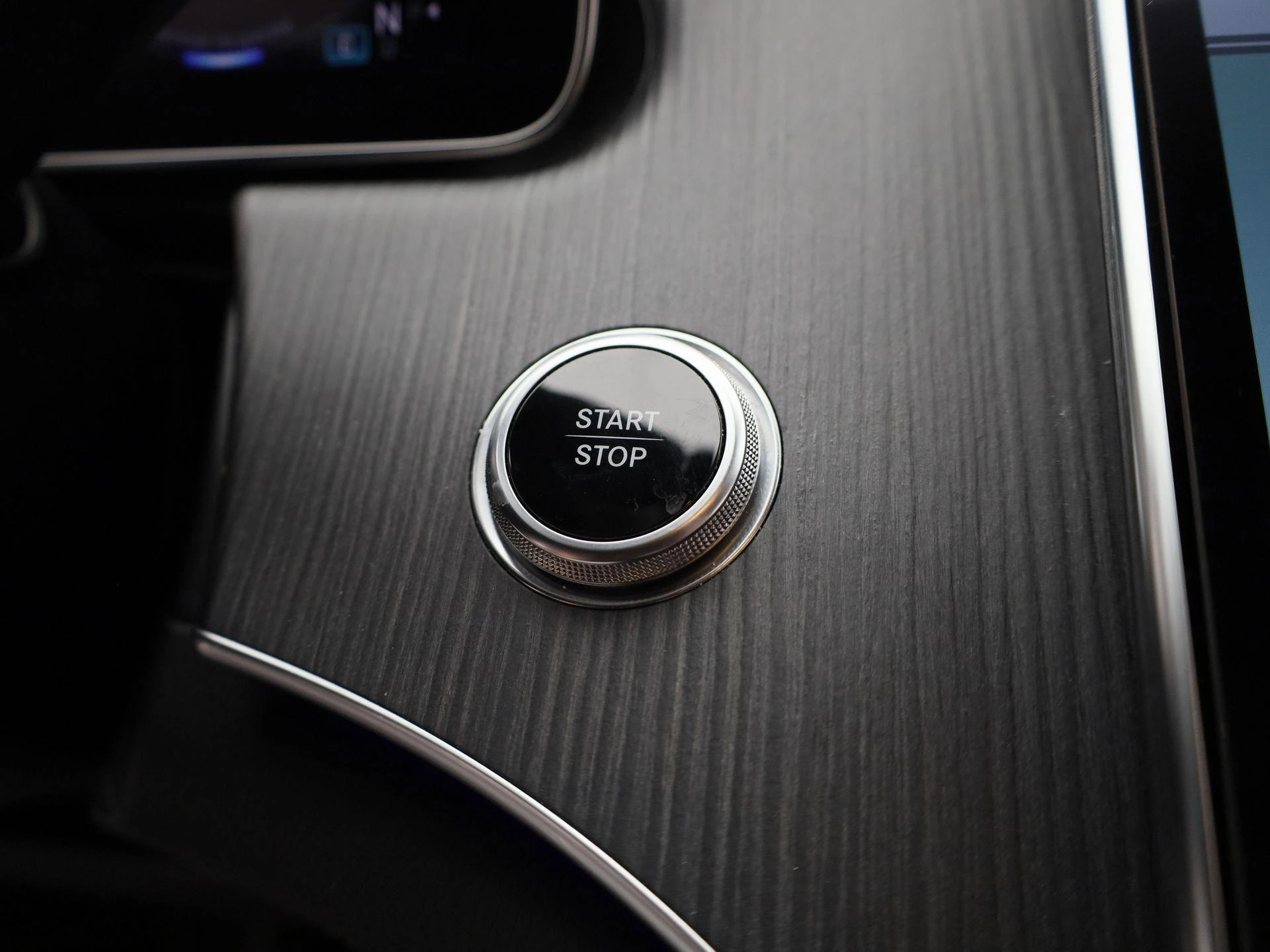 Mercedes-Benz-EQE-image-35