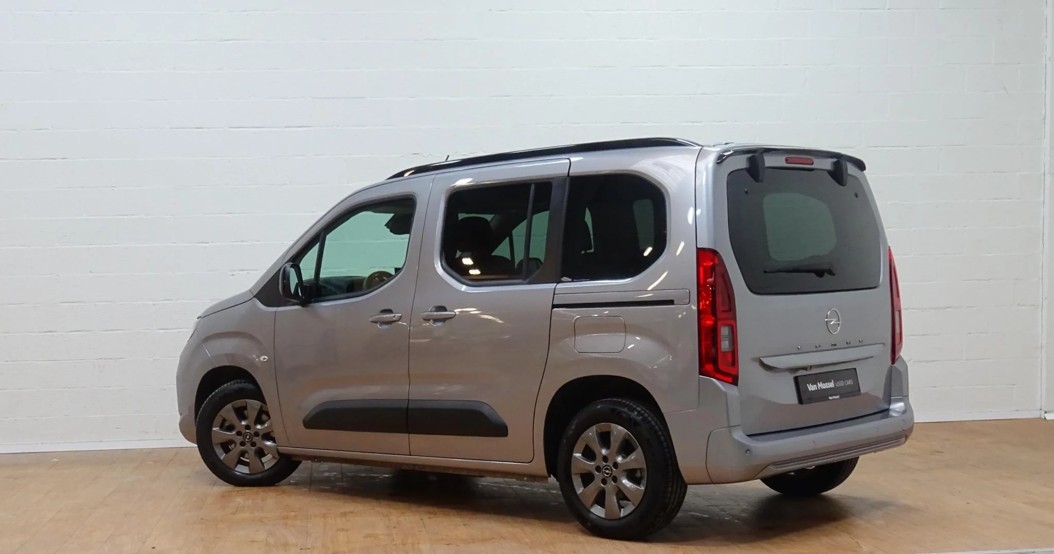 Opel Combo Life 1.2T Edition+gps+camera+park pilot achteraan