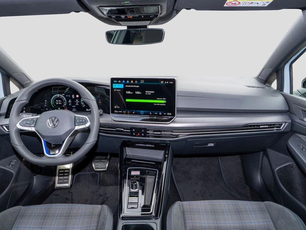 Volkswagen-Golf-image-9