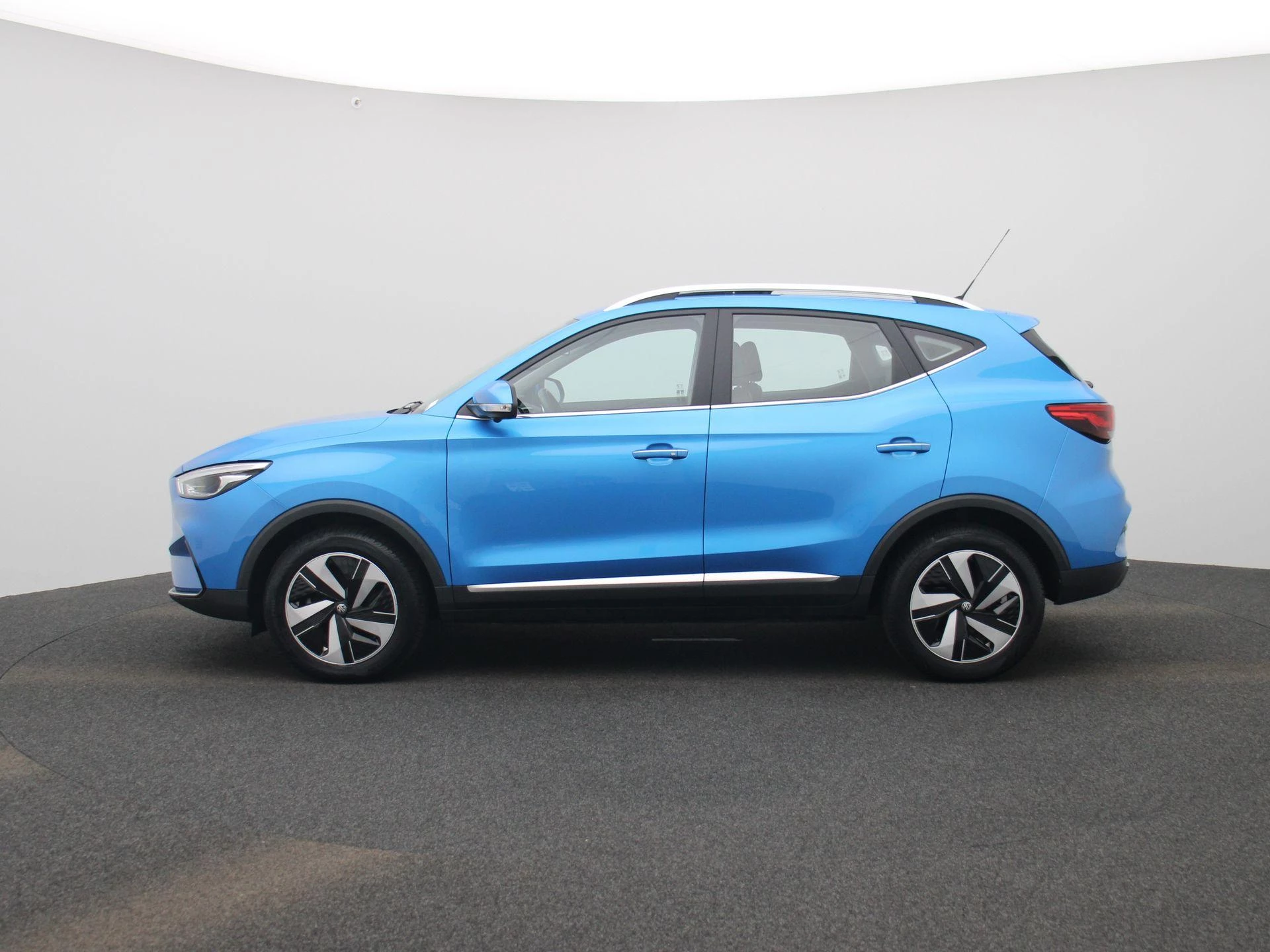 MG-ZS EV-image-3