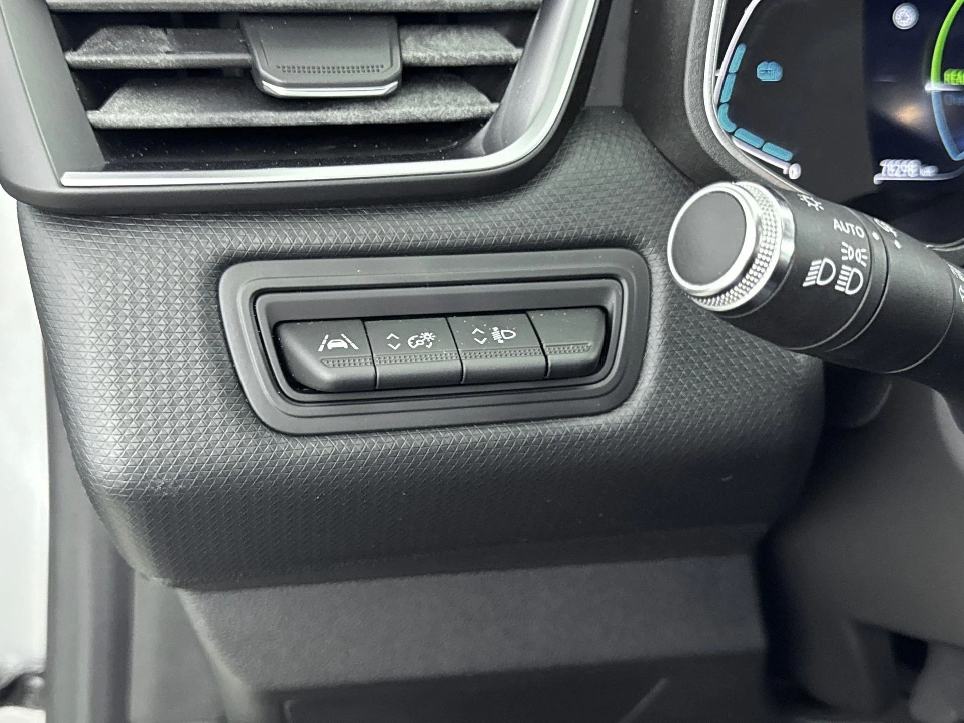 Renault-Clio-image-21