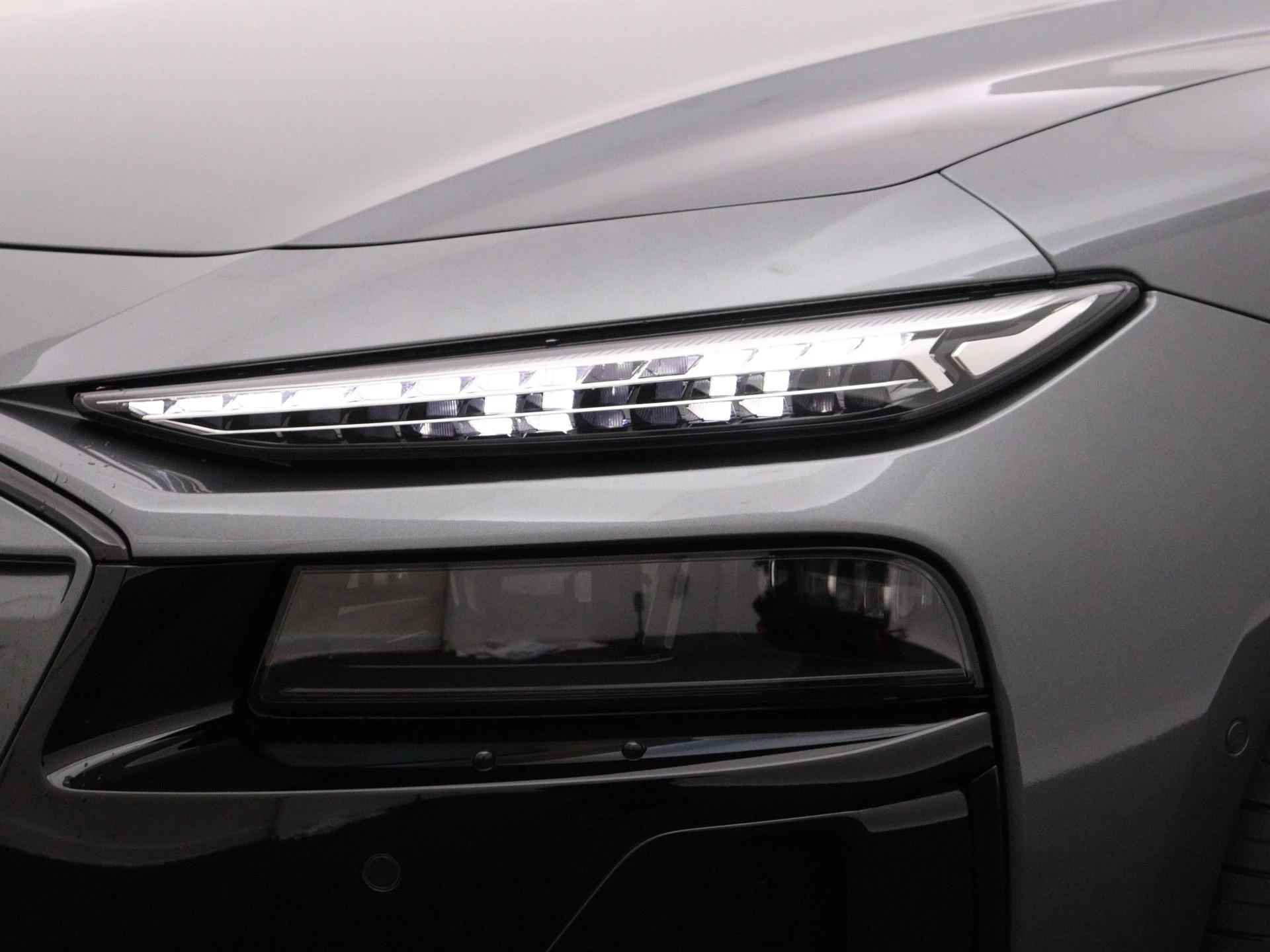 Audi-A6 Avant e-tron-image-12