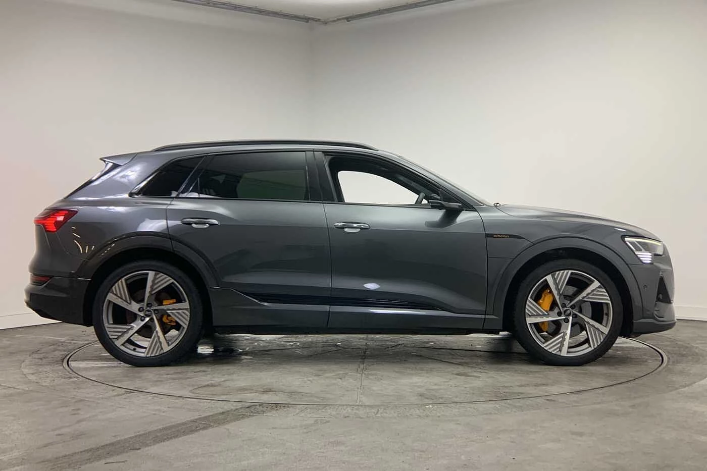 Audi-e-tron-image-3