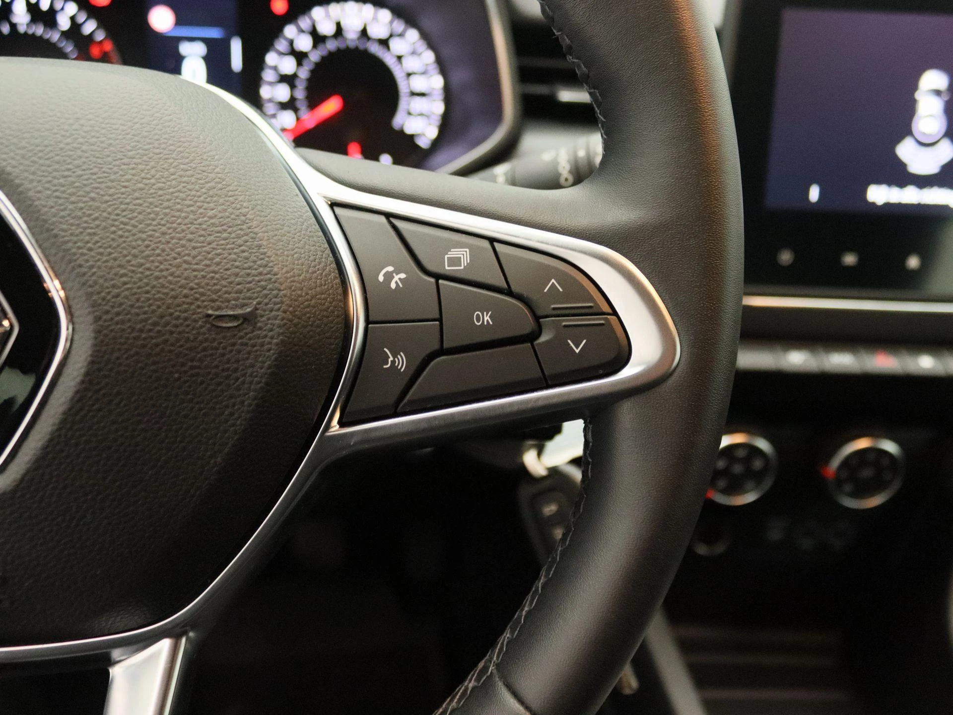 Renault-Clio-image-16