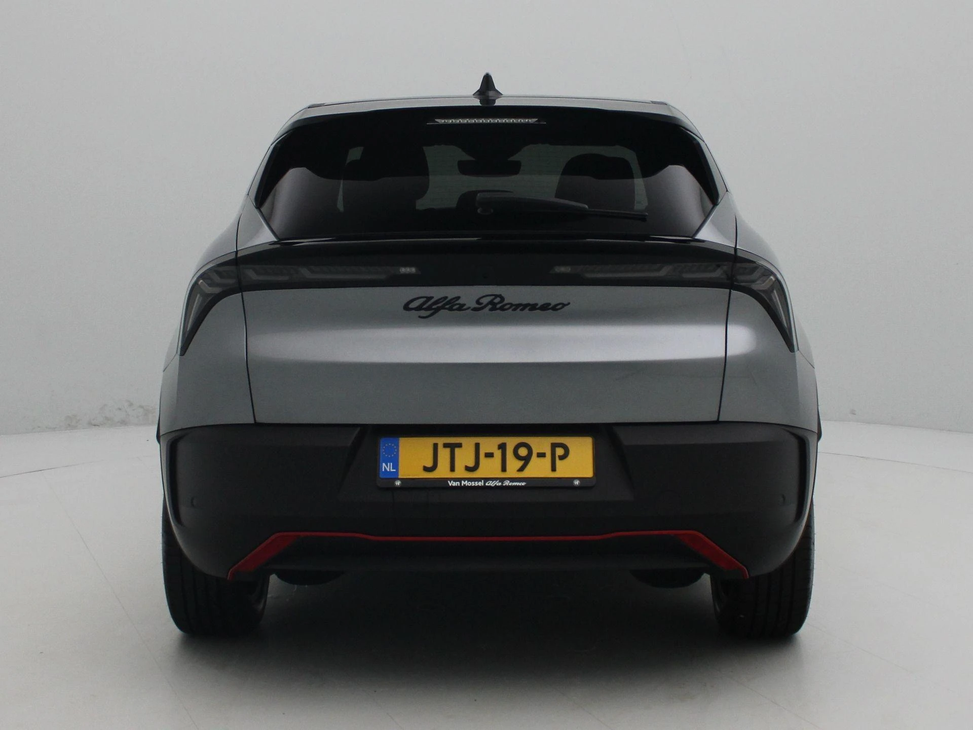 Alfa Romeo-Junior-image-4