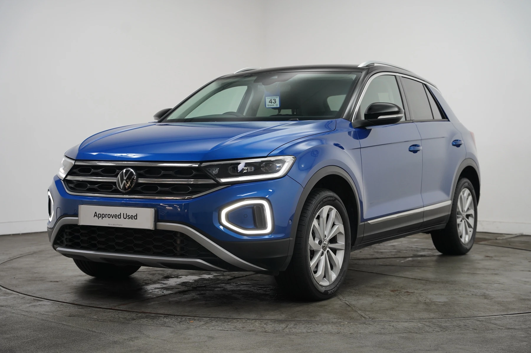 Volkswagen-T-Roc-image-34