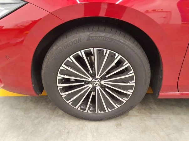 Volkswagen-Passat-image-4