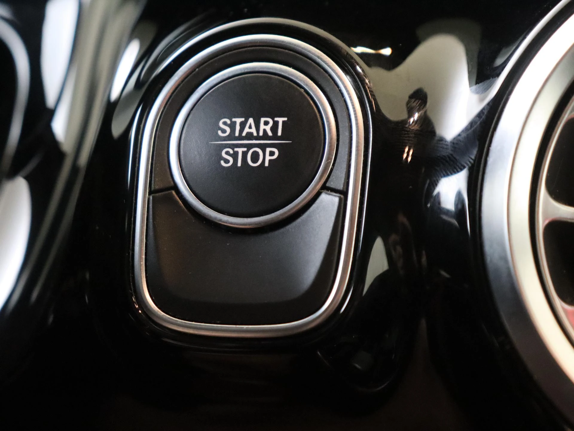 Mercedes-Benz EQA 350 4MATIC Edition 1 67 kWh