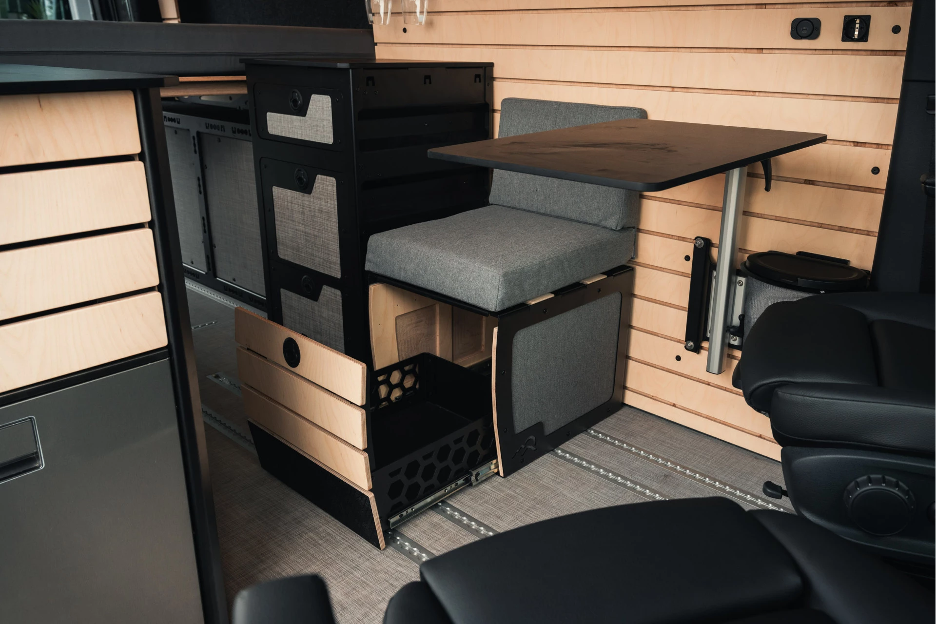 Mercedes-Benz-Sprinter-image-29