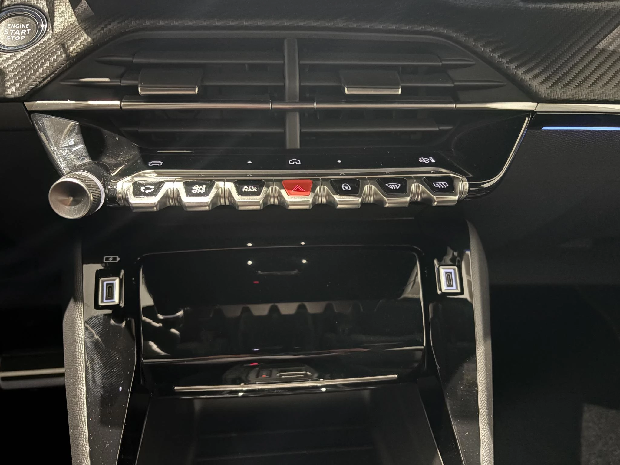 Peugeot-208-image-19