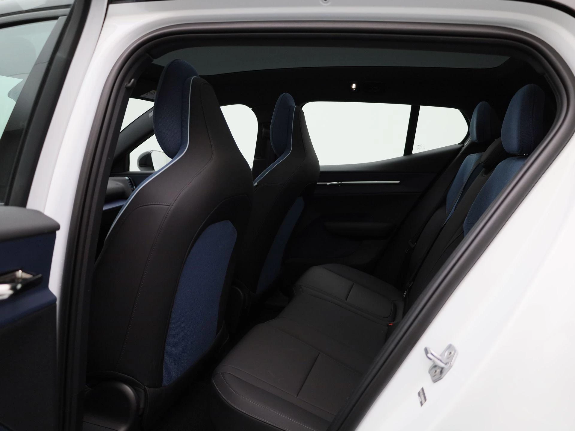 Volvo EX30 Single Motor Extended Range Ultra