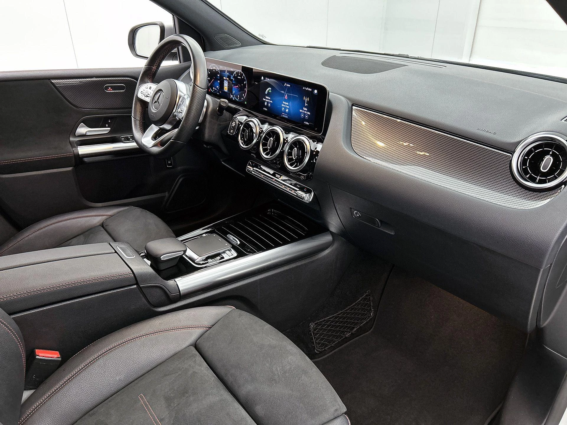 Mercedes-Benz-B-Klasse-image-20