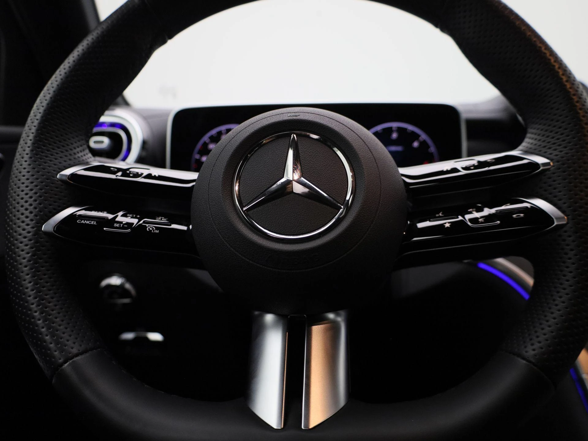 Mercedes-Benz-GLC-image-6