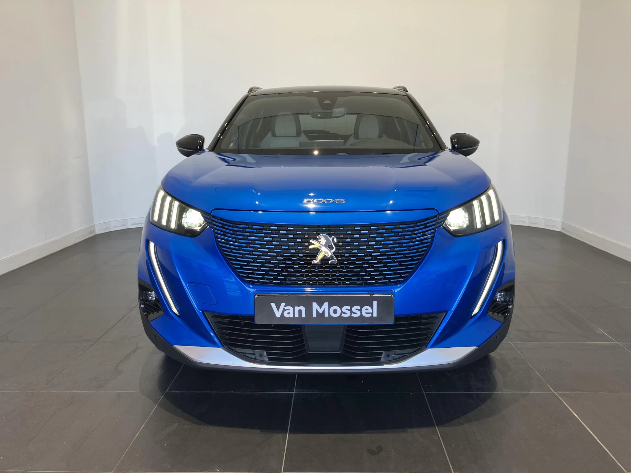 Peugeot-e-2008-image-2