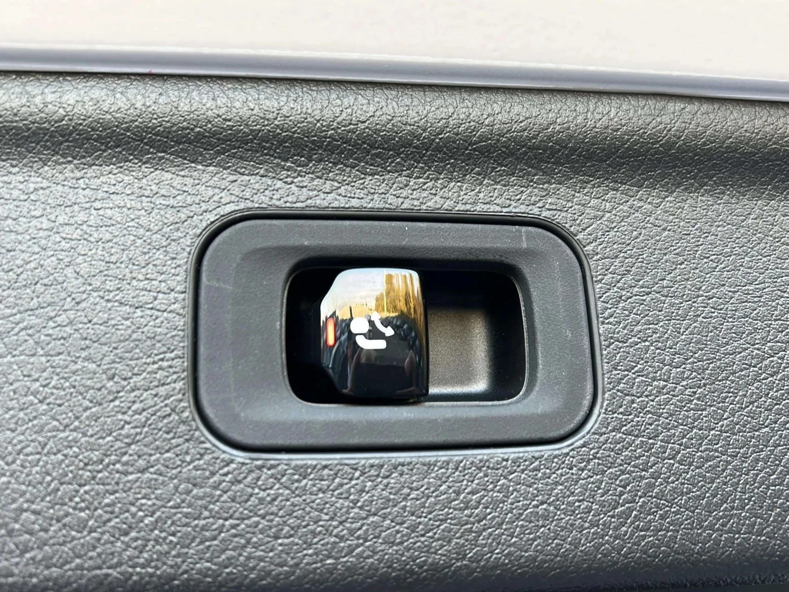 Mercedes-Benz-EQE-image-20