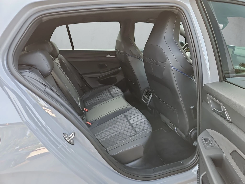 Volkswagen-Golf-image-11