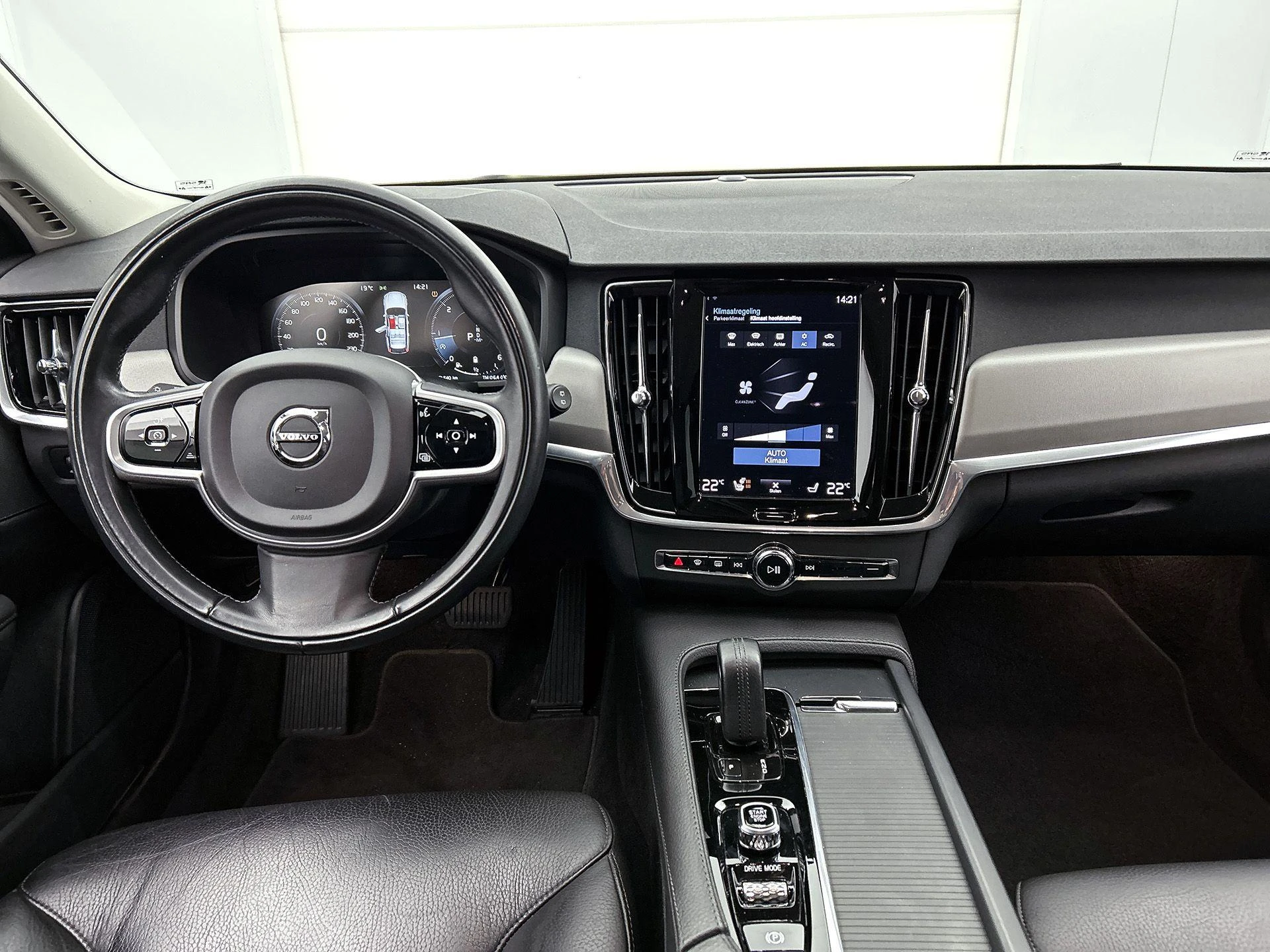 Volvo-V90-image-22