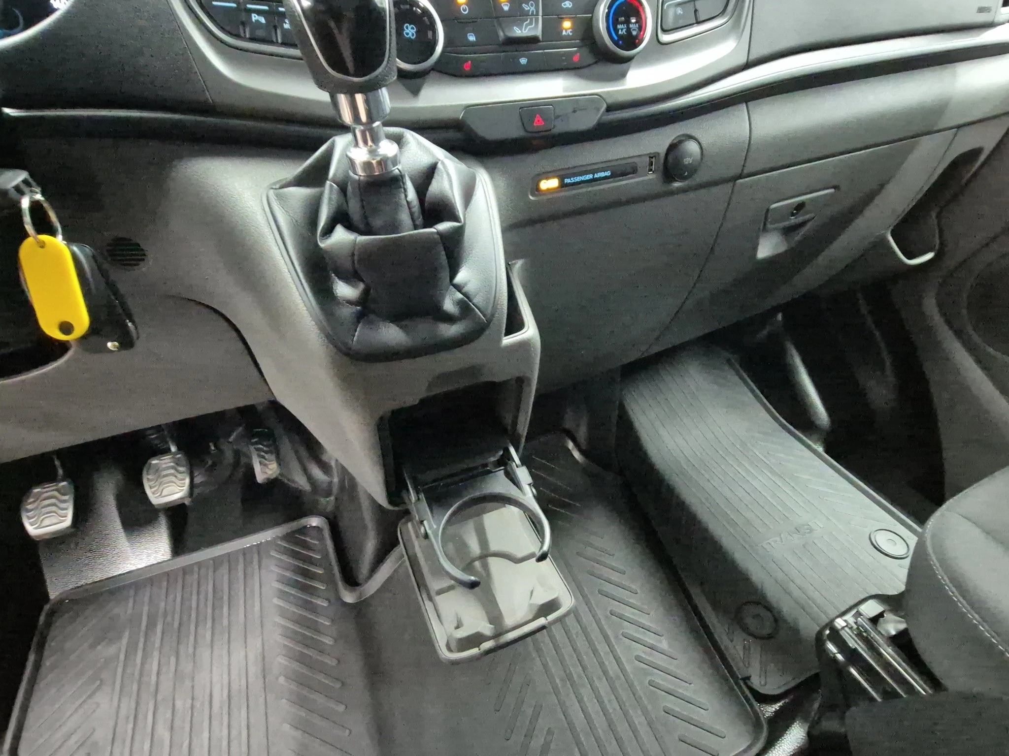 Ford-Transit Custom-image-13