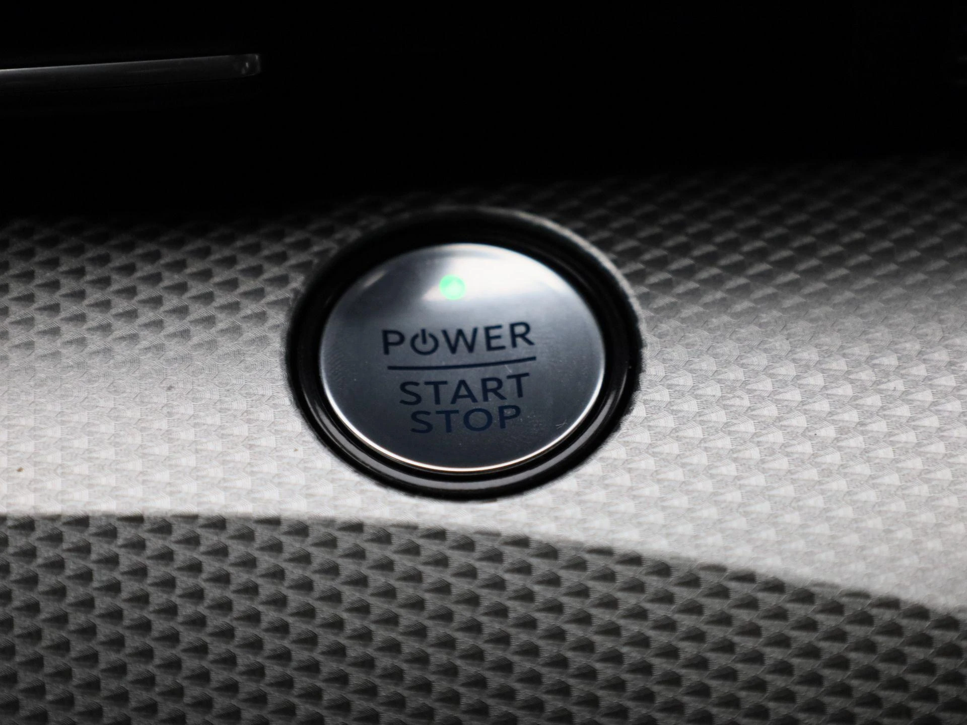 Ford Mustang Mach-E 72kWh Standard Range RWD