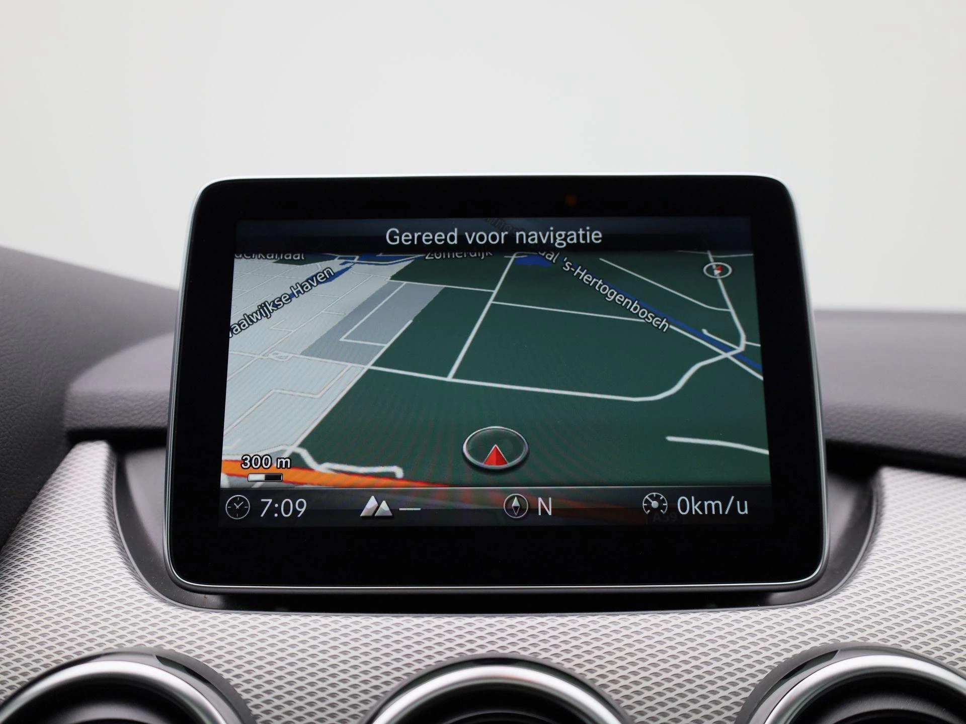 Mercedes-Benz-B-Klasse-image-15