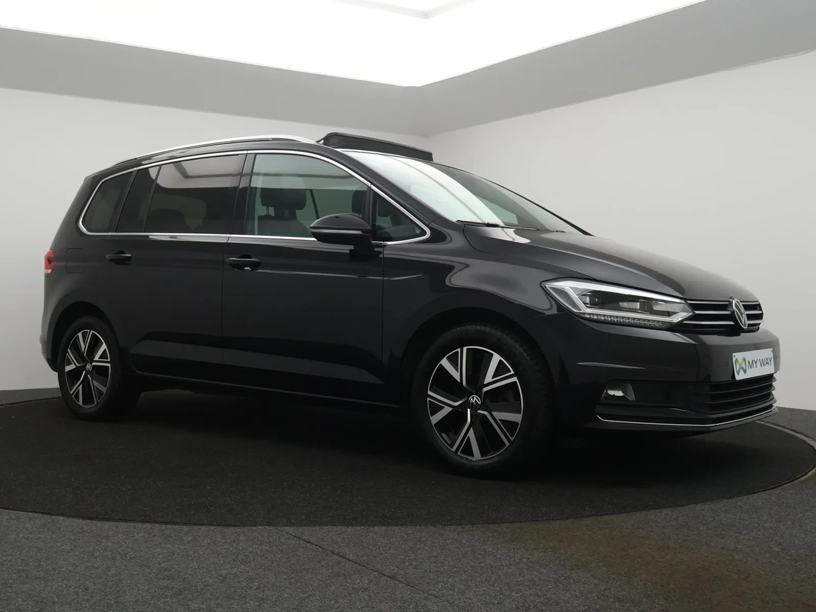 Volkswagen Touran Touran Highline 1.5TSI 150PK *AUTOMAAT*PANODAK*7 ZITPLAATSEN*CAMERA*LEDER*ACC*PDC*NAVI*APP-CONNECT*...*