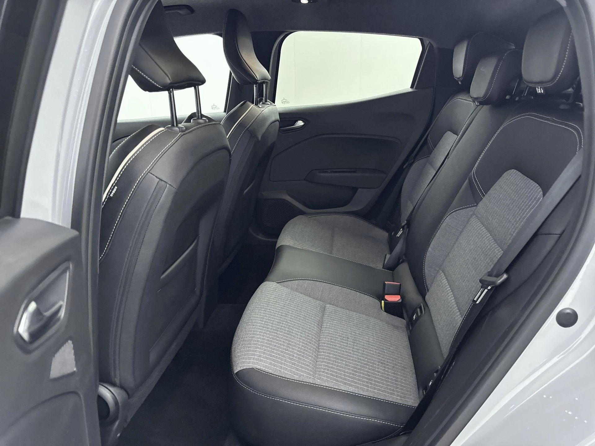 Renault-Clio-image-22